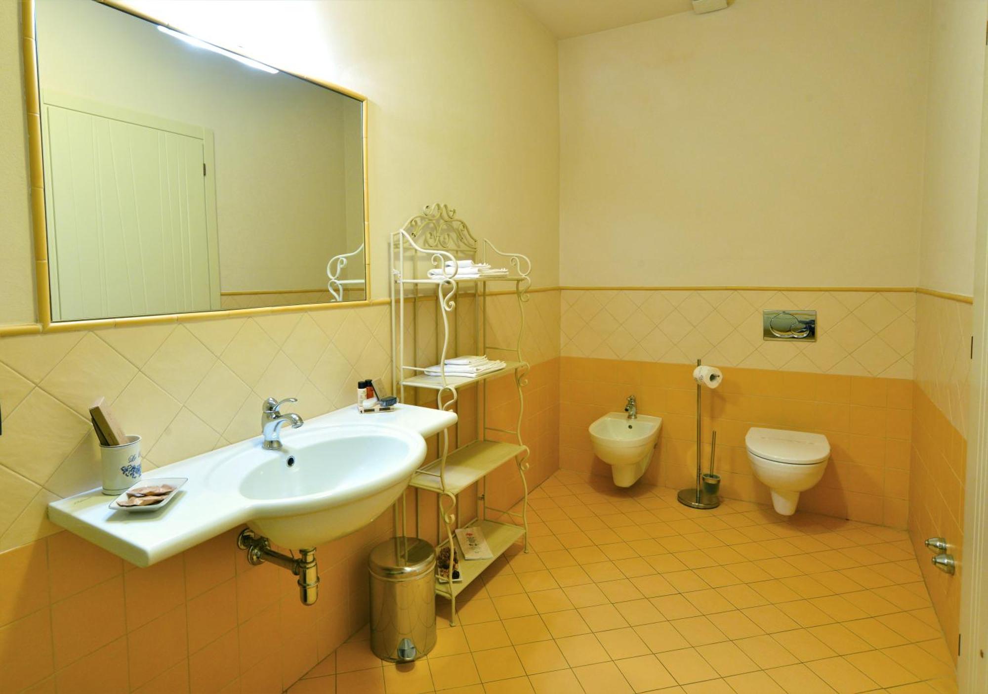 Hotel La Rola à Albaretto della Torre Extérieur photo