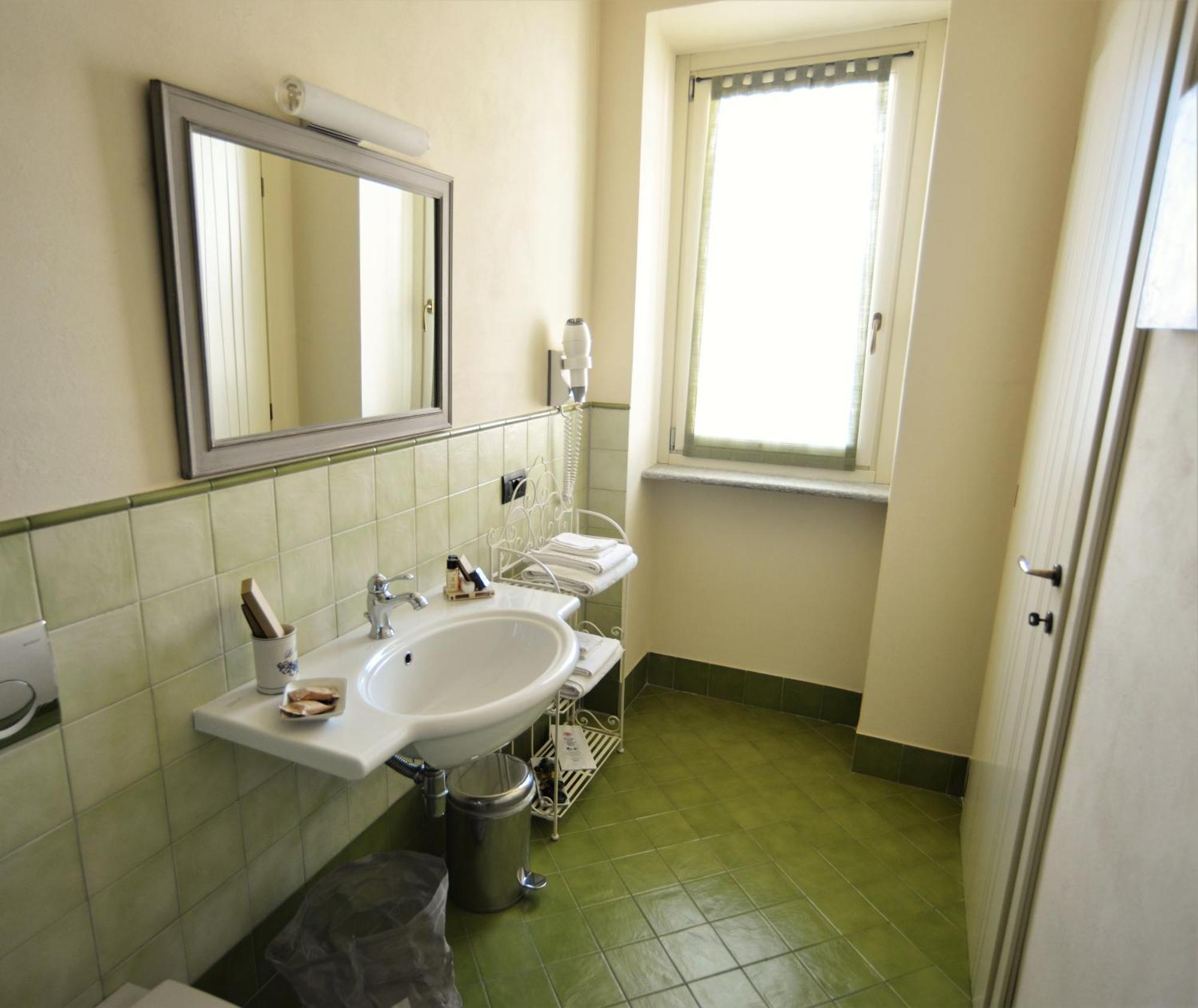 Hotel La Rola à Albaretto della Torre Extérieur photo