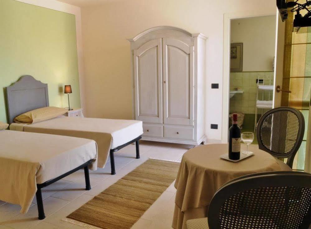 Hotel La Rola à Albaretto della Torre Extérieur photo